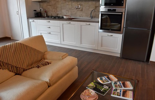 Oltrarno Apartment | Laura's House is a large bright space just 900 m. from the Boboli Gardens.