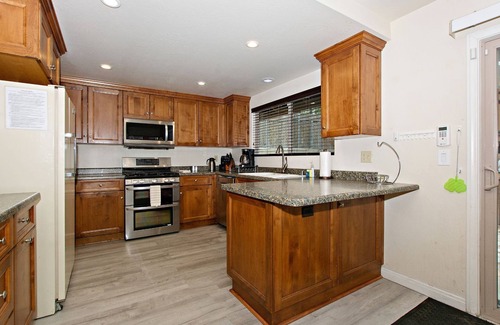 Big Bear Lake Cabin | Laurel Lodge by Destination Big Bear : Close to Snow Summit and Short Drive to Village & Lake! Fenced Yard!