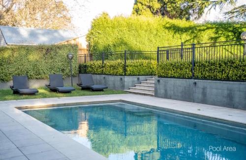 Burradoo House | Lauretana House & Cottage - Homestead In Bowral!