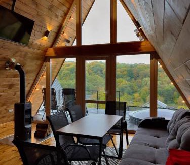 Mykolaiv Ski Chalet | Lav inn Polyanna Простір