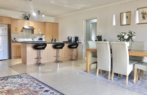 Tanunda House | LAVENDER CB at perfect location, free WiFi, Netflix - 3BR, 2BA.