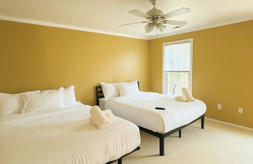 Adamstown Other | Lawrence Ridge Charming 4-bedroom Farmhouse