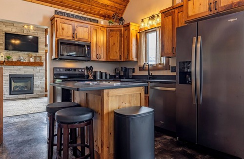 Cody House | Lazy Bear Cabin, new home in the Wapiti Valley