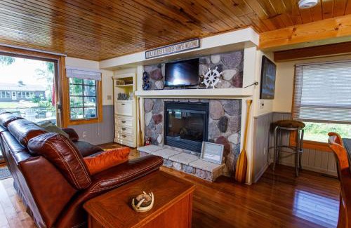 Sturgeon Bay House | Lazy Daze Lagoon by Simple Life Rentals