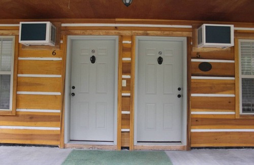 Joppa Cabin | Lazy G Cabin #5 (Duplex Cabin)