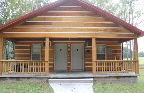 Joppa Cabin | Lazy G Cabin #8 Handicap Accessible
