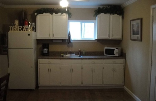 Joppa Cabin | Lazy G Cabin #9 "Butternut"