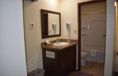 Three Rivers Hotel | Lazy J Ranch Motel