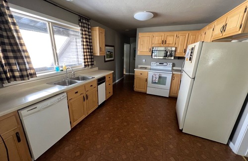 Cameron House | Lazy K on the Madison River