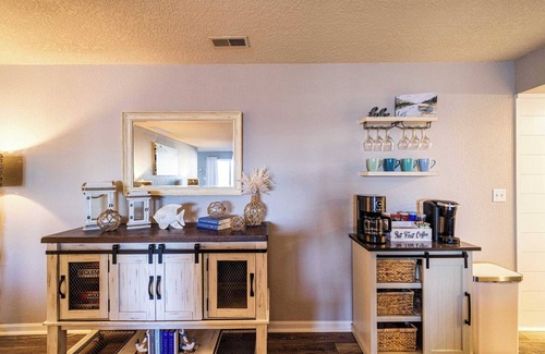 Lake Ozark Condo | Lazy L at the Lake – Chic 3 BDR Condo w/Boat Slip