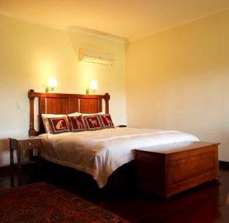 Pinjarra Bed & Breakfast | Lazy River Boutique Bed & Breakfast