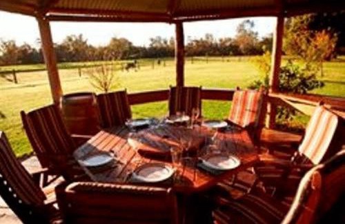 Pinjarra Bed & Breakfast | Lazy River Boutique Bed & Breakfast