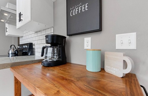 Oconto House | Lazy River Villa - Hottub Fenced Yard Sleeps 11