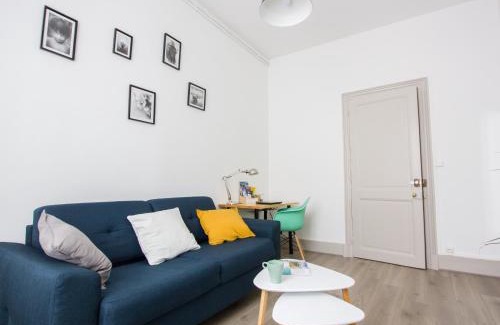 Quartier Chorier-Berriat Apartment | Le 62 - Spacieux T2 avec JARDIN, parking & tramway