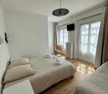 La Ferte-Frenel Hotel | Le Comptoir du Paradis