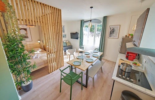 Les Poulettes Apartment | Le Globe Trotter 8 pers avec terrasse Gratte Ciel