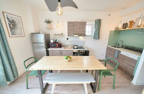 Les Poulettes Apartment | Le Globe Trotter 8 pers avec terrasse Gratte Ciel