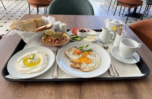 Haret Sakher Hotel | Le Grove Hotel - Superior Boutique