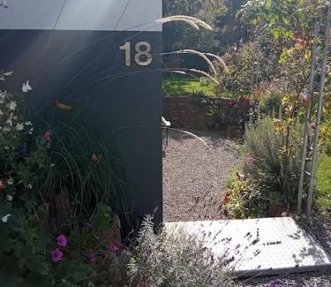 Volgelsheim Apartment | Le jardin d'Horace o Im Garten von Horaz