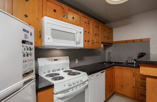 Mont-Tremblant Pedestrian Village Hotel | Le Lodge de la Montagne - Les Suites Tremblant