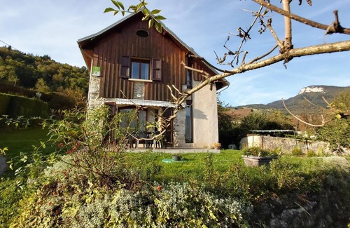 Saint-Christophe-la-Grotte House | LE NID DE LA GROTTE - SAINT CHRISTOPHE LA GROTTE