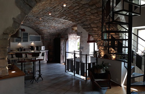 La Cresse House | Le Paillier d'Etienne atypical gîte with jaccusi