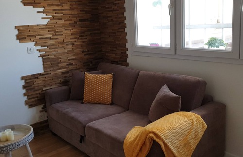 Ozoir-la-Ferriere Apartment | Le Paon, warm and quiet between Paris and Disneyland