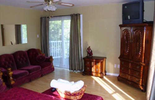 Weedon Bed & Breakfast | Le Reflet de la Rivière B&B