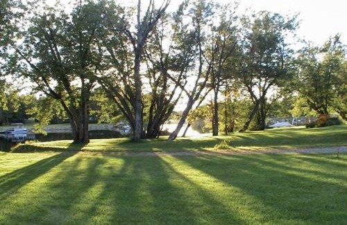 Weedon Bed & Breakfast | Le Reflet de la Rivière B&B