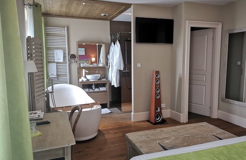Bremondans House | Le Relais des Deux Tours