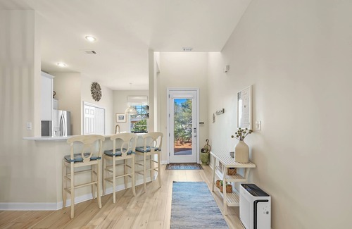 Fort Morgan Cottage | Le Reve Charmant- 2BR/2BA Pet Friendly home!