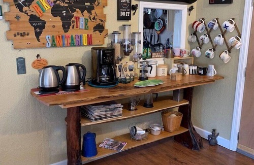 Balsam Grove House | Leaf Peeper Alert ! near Brevard with RV/EV port. Sleeps 12 Pets welcome.