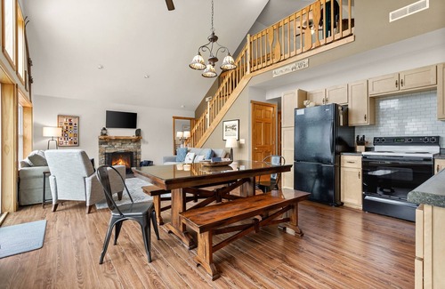 Idlewild House | Leafy Bayside Bliss: Fall in Door County