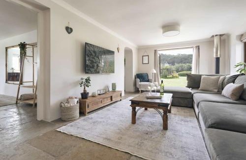 Meathop House | Leavens Farmstead a Rural Lake District Retreat with Hot Tub