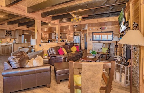 Gatlinburg - Pigeon Forge Cabin | LeConte Overlook: SPECTACULAR VIEWS! Resort Pool, Home Theater, Game Room, near Attractions!