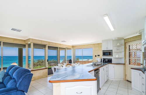 Ledge Point House | Ledge on the Beach - Nestled right by the water.