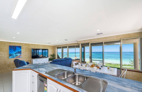 Ledge Point House | Ledge on the Beach - Nestled right by the water.