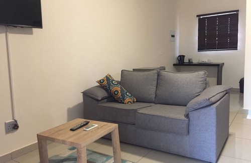 Maun Cabin | Lediba Guest lodge
