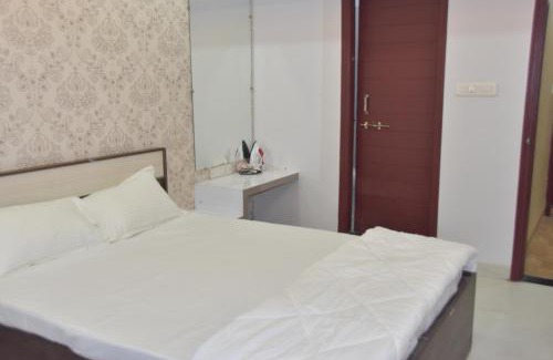 Indore Apartment | Leela Homestay Indore - Orchid - One Bedroom with Hall and balcony