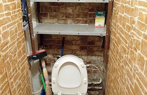 Dniprovs'kyi District Bed & Breakfast | Left Coast House in Київ