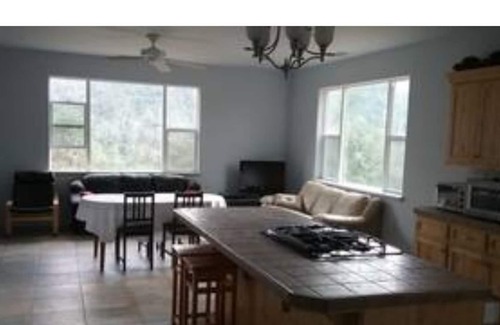 Midpines House | Leichtlin Lily House