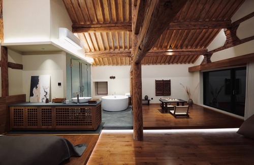 Caicun Hotel | Leisure Courtyard Seascape Designer Homestay (Erhai Ecological Corridor Branch)