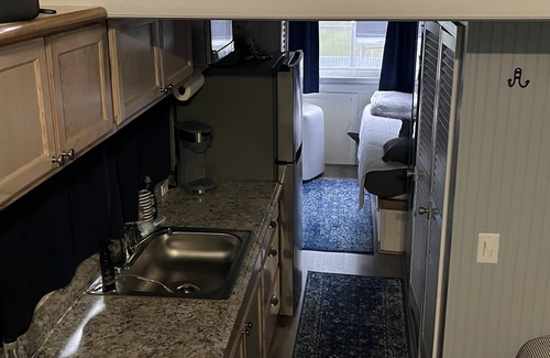 Hixson Boat Rental | Leisure Time!! Quite little cove to relax .