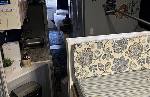 Hixson Boat Rental | Leisure Time!! Quite little cove to relax .