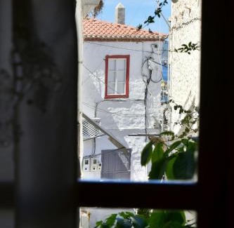 Hydra House | Lelas house 2-level Apartment "Mandraki"