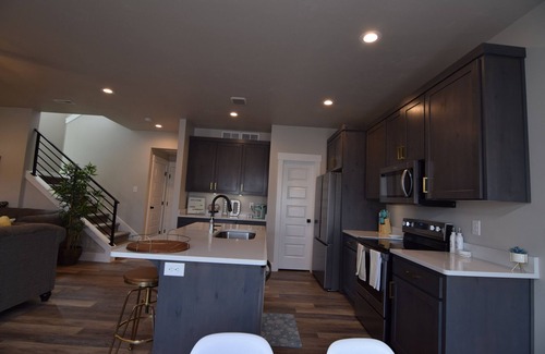 Ammon House | Lemon Sunburst - Family Friendly Property