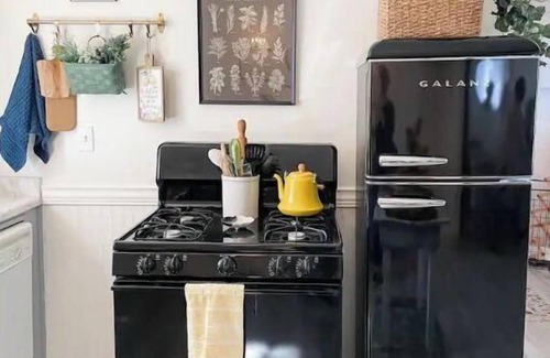 Auburn Cottage | Lemon Tree Cottage on the Placer Wine trail