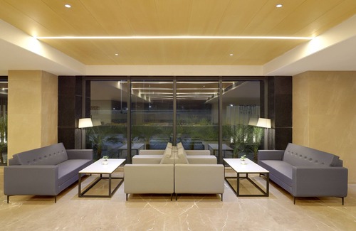 Agra Hotel | Lemon Tree Hotel Agra