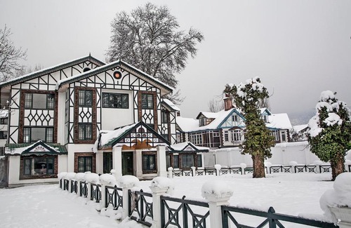 Srinagar Hotel | Lemon Tree Hotel Srinagar