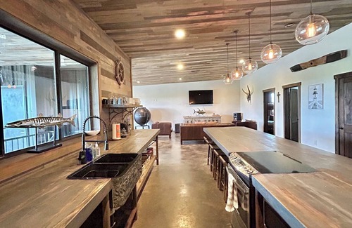 Boothville-Venice Cabin | Lemonfish Lodge, Venice, sleeps 10-12